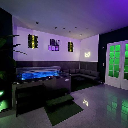 City Lounge Wellness Dison Exterior photo